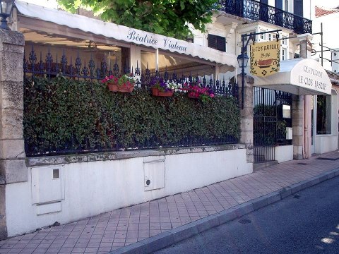 Bravo à Edgar Dühr du restaurant Le Clos Basque pour sa distinction dans le BIB gourmand du Guide Michelin 2013 #Gastronomie #Biarritz  http://tourisme.biarritz.fr/fr/ou-manger/restaurant-gastronomique/clos-basque/RESAQU064FS000QT